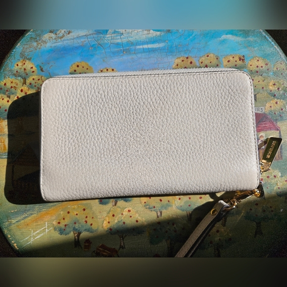 MICHAEL KORS Emilia Large Cream Pebbled Leather Tote Bag & Wallet - Picture 9 of 12